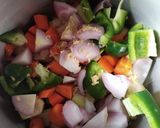 बेसन वेजिटेबल चीला(besan vegetable chilla recipe in hindi) रेसिपी चरण 1 फोटो