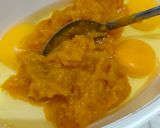 Foto langkah ke 1 dari resep Omelet labu kuning.
