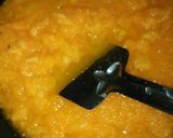 A picture of step 2 of Papaya halwa.