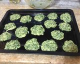 Foto del paso 5 de la receta: Bocadillos de espinaca al horno especiados y condimentados