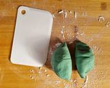 Foto del passaggio 3 della ricetta Spaghetti spirulina e albumi