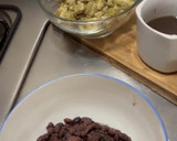 Foto del paso 5 de la receta: Frijoles negros de la olla cocidos con cilantro y con carne de puerco