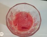 A picture of step 2 of Double melon juice.
