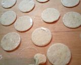A picture of step 4 of Sweet and spicy crackers.