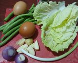 Foto langkah ke 1 dari resep Nasi Goreng Gorengan dengan Sayur Rebus.