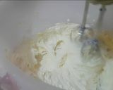 Foto langkah ke 1 dari resep Easy Buttercream Cupcake.