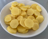 Foto del paso 1 de la receta: Papas a lo pobre