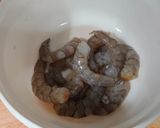 รูปขั้นตอนการทำที่ 1 ของ กุ้งกระเทียมพริกไทย