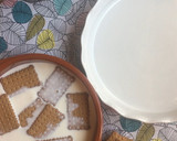Foto del paso 3 de la receta: Tarta de galletas con chocolate y frambuesas