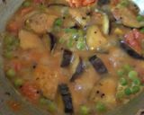 A picture of step 6 of Baigan allu matar ki sabji.