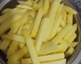 Foto langkah ke 2 dari resep Mc Donald style French Fries.