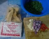 Foto langkah ke 1 dari resep Oseng kacang tahu tempe.