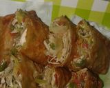A picture of step 3 of Chicken veggi Chinese Roll.