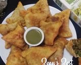 A picture of step 3 of Homemade Chicken Matar Samosas.