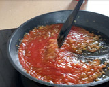 Foto del paso 4 de la receta: Tintorera en salsa, con setas