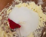 A picture of step 1 of Hidden heart raspberry cake.