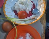 Foto langkah ke 1 dari resep Omelet Nasi.