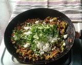 A picture of step 2 of Peas Paneer Potali.