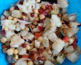 A picture of step 4 of Chattpatti Mix Chaat Plate 😋😋.