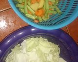 Foto langkah ke 1 dari resep Sayur bening bumbu rimpang.