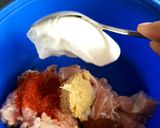 A picture of step 1 of Butter Chicken Bunny Chow.