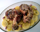Foto del paso 10 de la receta: Codillos de cerdo al horno con patatas