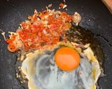 Foto langkah ke 3 dari resep Indomie Goreng Tumis ala Chinese Food.