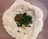 Foto del paso 1 de la receta: Pancitos de hierbas y cúrcuma 🌿