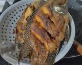 Foto langkah ke 3 dari resep Nila Goreng Sambal Manis.
