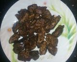 صورة لخطوة 3 من وصفة كبدة دجاج 🐔🐔 ولحم بقري 🐄🐄 مقليين 😋😋😋😋