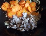 Foto langkah ke 6 dari resep Sapo Tahu Jamur Daun Kelor.
