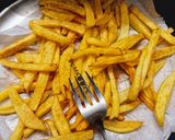 A picture of step 3 of Crispy Finger Chips / French Fries.