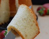 Foto langkah ke 9 dari resep Banana Chiffon Cake.