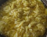 Foto del paso 1 de la receta: Tortilla de patatas rellena de jamón y queso