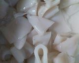 Foto langkah ke 1 dari resep Homemade cumi saus padang.