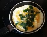 Foto del paso 2 de la receta Tortilla de ajo y perejil