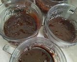 Foto langkah ke 2 dari resep Cake coklat lumer.