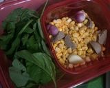 Foto langkah ke 1 dari resep Sayur Bayam isi Jagung dan Bakso (Magic Com).