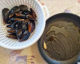 A picture of step 3 of Cannellini Bean and Mussel Soup.
