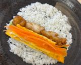 Foto langkah ke 4 dari resep Sushi Roll tanpa Nori.