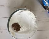 A picture of step 3 of Oreoberry Parfait.
