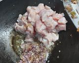 A picture of step 5 of Singaporean rice noodles.