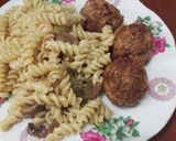 Foto del paso 1 de la receta: Fideos encebollados con champigñones
