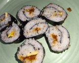 Foto langkah ke 4 dari resep Gimbab nori sat set sederhana isi abon telur keju.