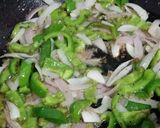 A picture of step 4 of Chicken Chilli.