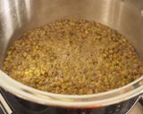 A picture of step 1 of Green Bean Porridge 緑豆のお粥.
