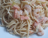 Foto del paso 3 de la receta: Espaguetis con salmón y gambas