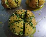 Foto langkah ke 9 dari resep Korean Garlic Cheese Bread Tanpa Whipping Cream.