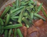 A picture of step 3 of Bhindi gosht salan (Lady finger, Okra).