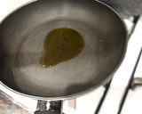 Foto del paso 1 de la receta: Atún con tomate a la plancha